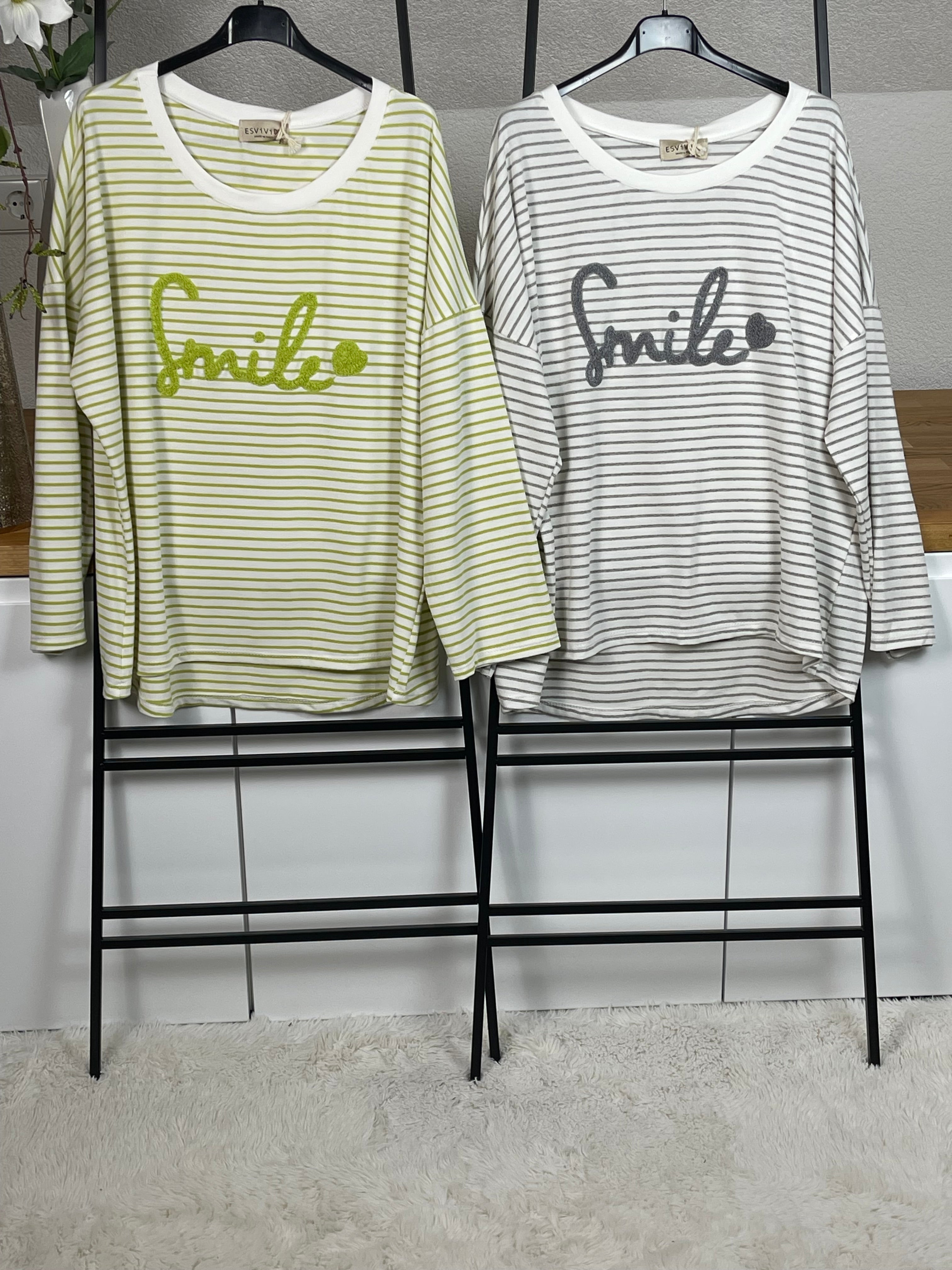 !!!!KEINE RETOURE MÖGLICH!!!!
Pullover „Smile“ von „Esvivid“ Einheitsgrösse Gr. 36 - 42