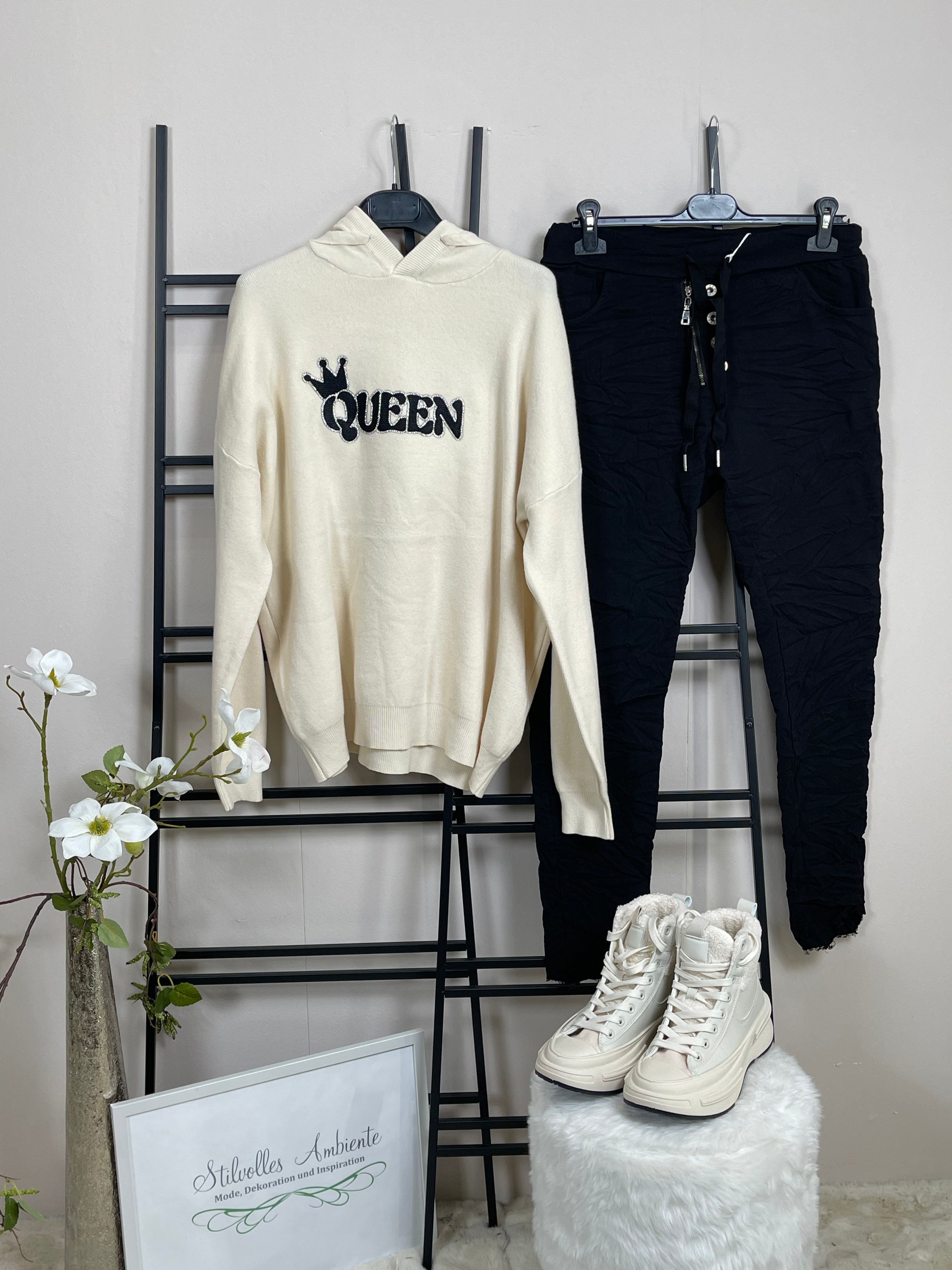 !!!!KEINE RETOURE MÖGLICH!!!!
Hoodie „Queen“ Einheitsgröße Gr. 36 - 40