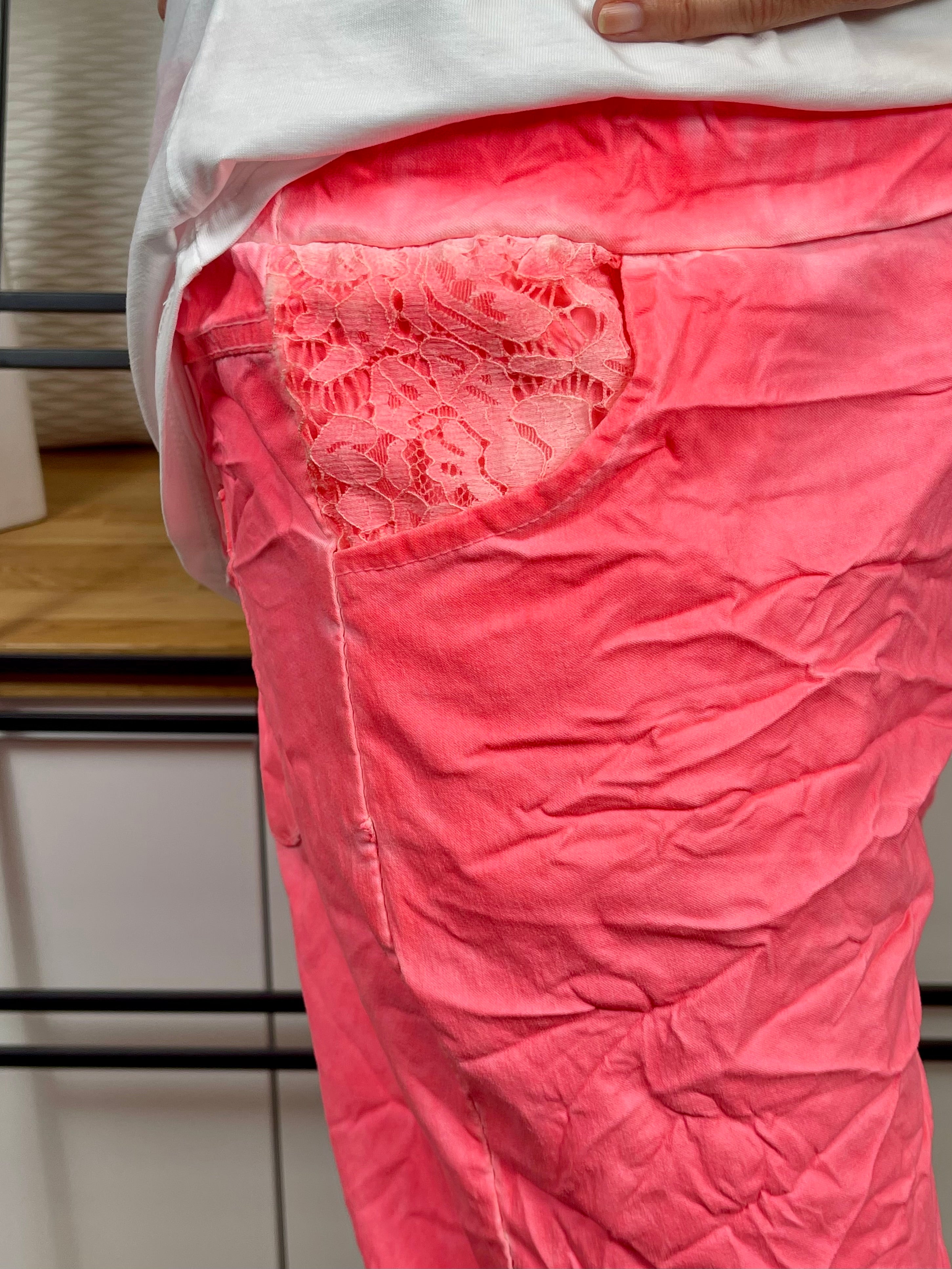 Damen 3/4 Jogpant - Short mit Spitze Einheitsgröße Gr. 42 - 48 in Neonkoralle