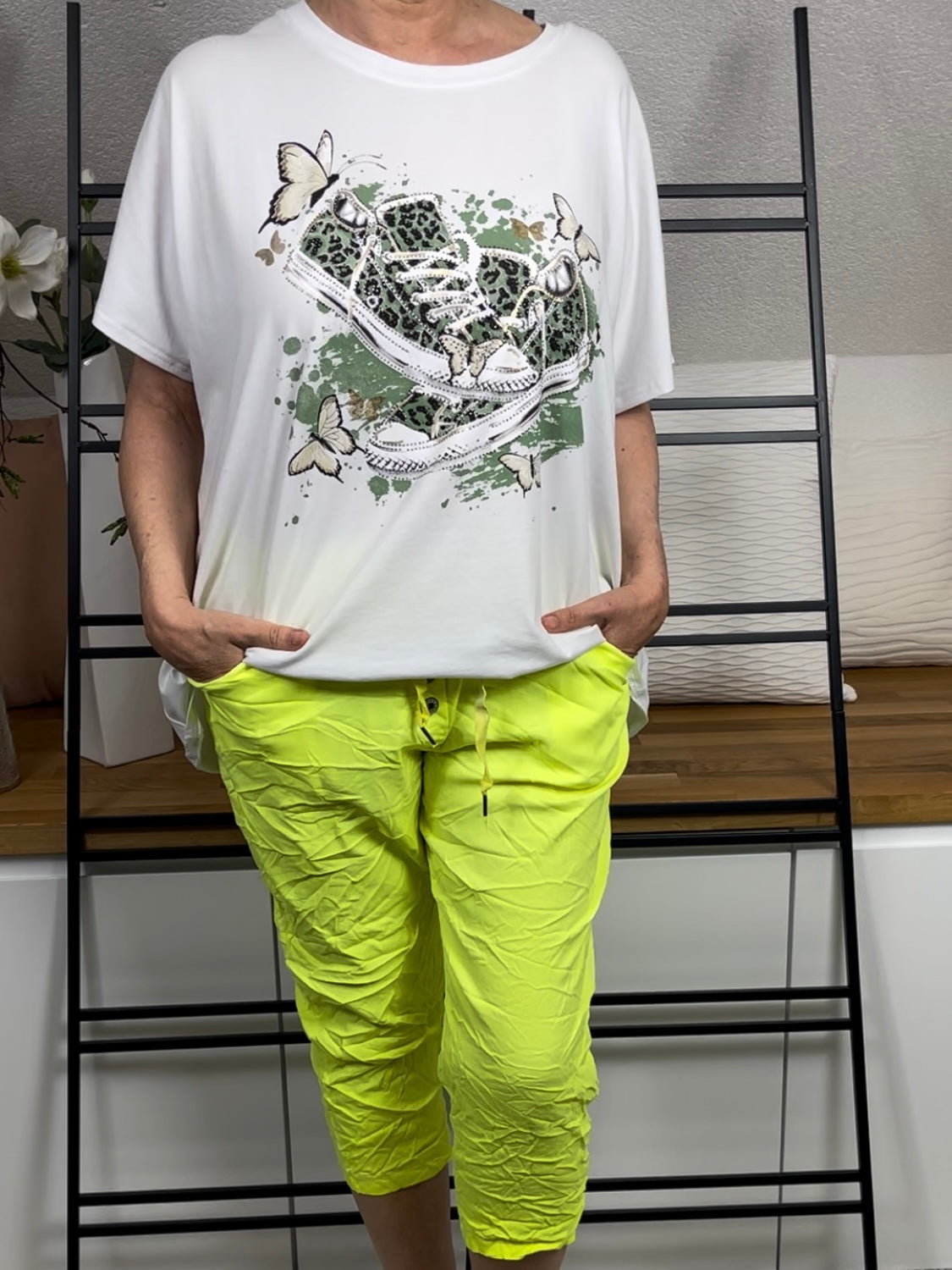 Damen T - Shirt „Sneaker“ Einheitsgrösse Gr. 44 - 48 in 4 Farben