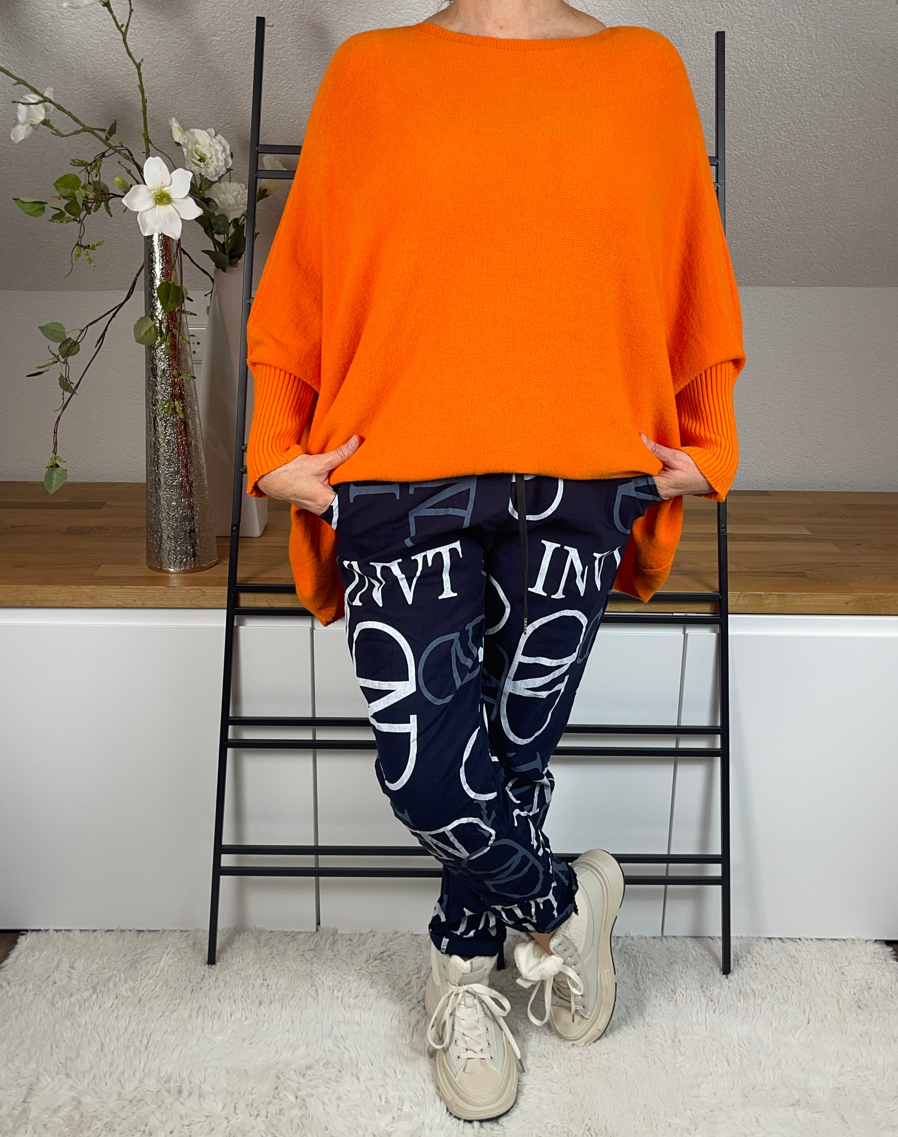 • Jogginghose mit Schriftzug
• JogPant mit Buchstaben
• Jogginghose mit Print
• Jogginghose mit Lettern
• Jogginghose bedruckt
• Bedruckte JogPant
• Jogginghose mit Text
• Jogger mit Schriftzug