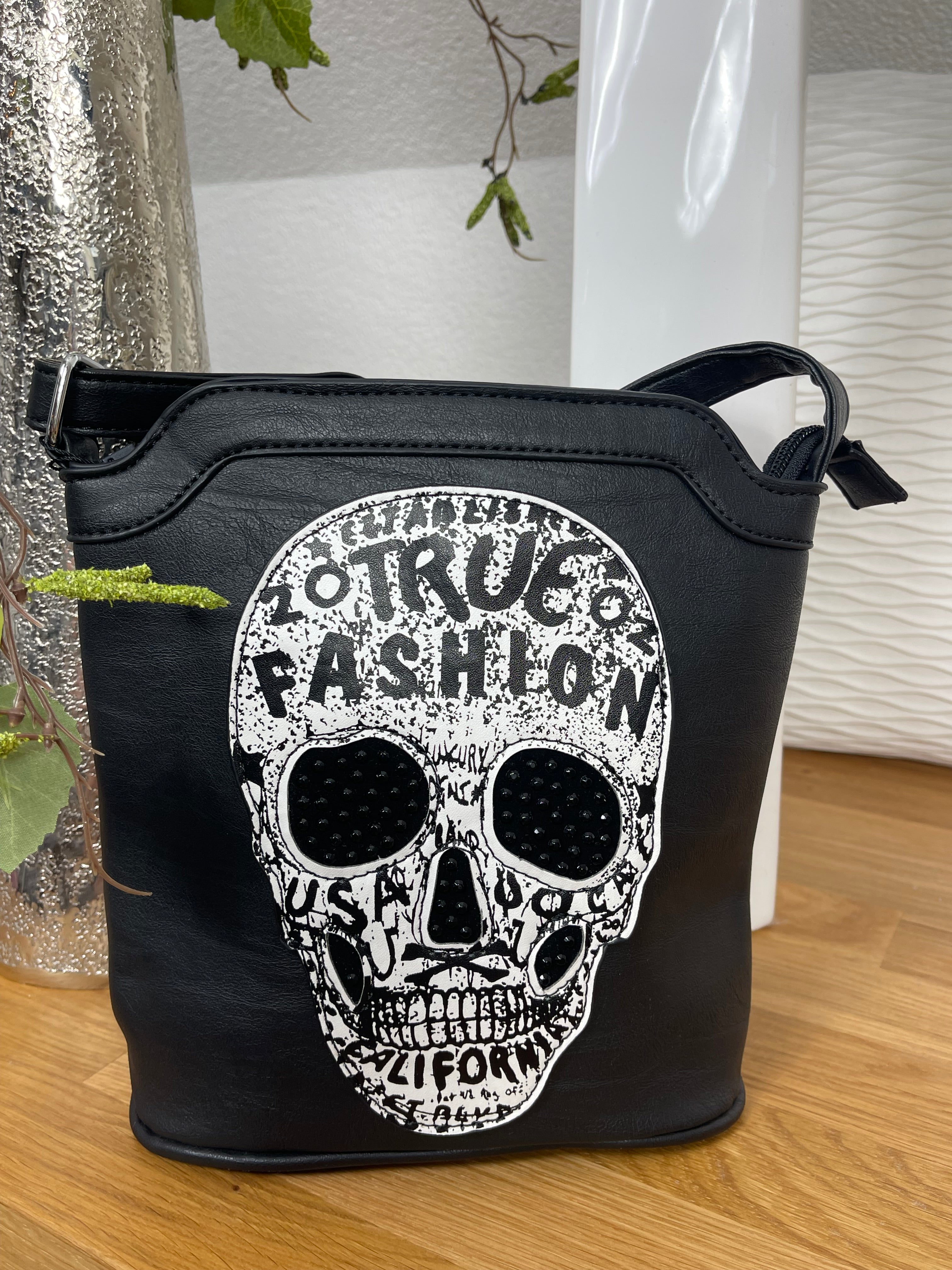 Hochwertige Tasche „Skull“ in schwarz
