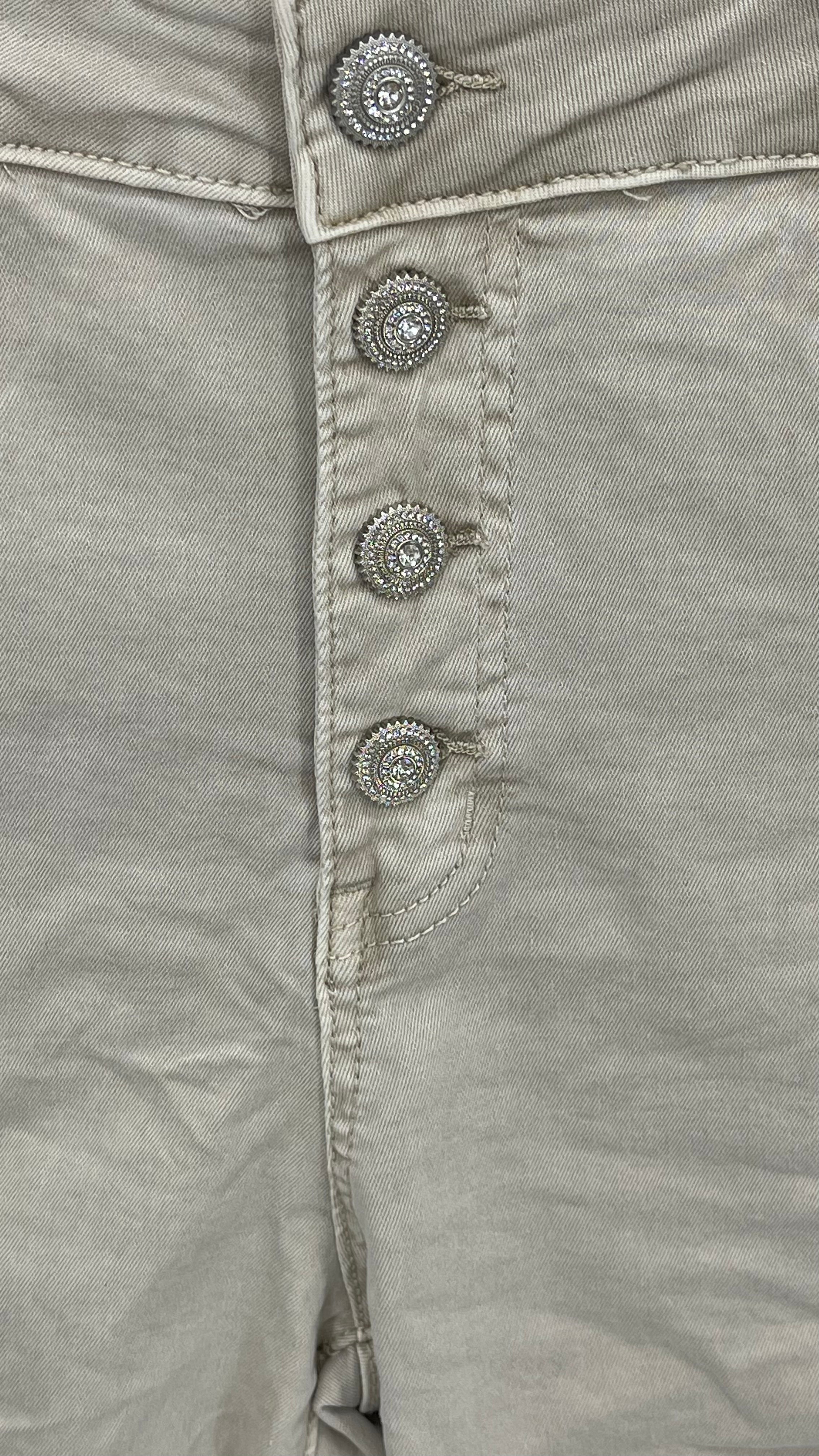 !!!!KEINE RETOURE MÖGLICH!!!!
Jeans - Short Gr. 34 - 42