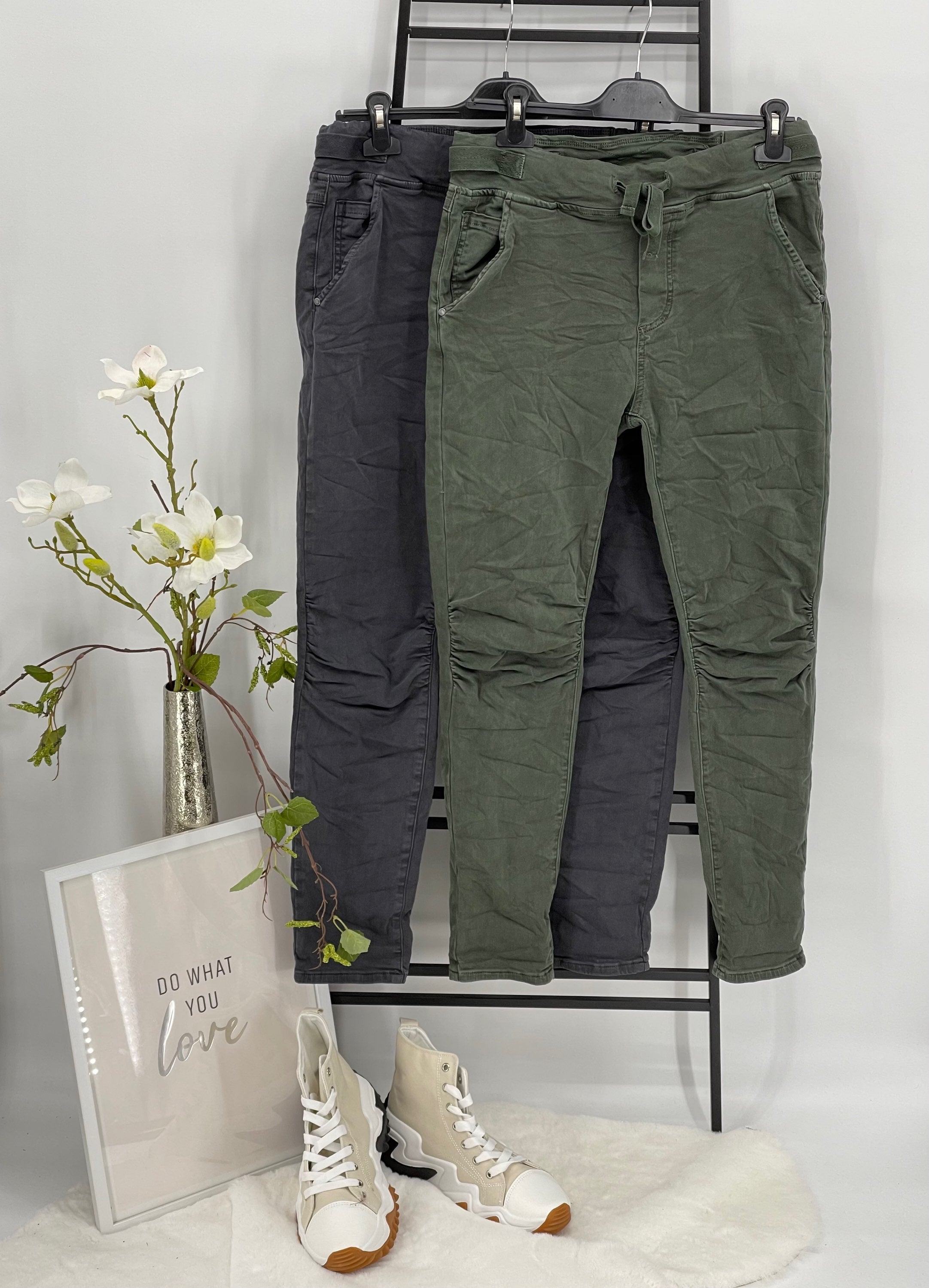 !!!!KEINE RETOURE MÖGLICH!!!!
Jeans mit Kordel Gr. 34 - 42