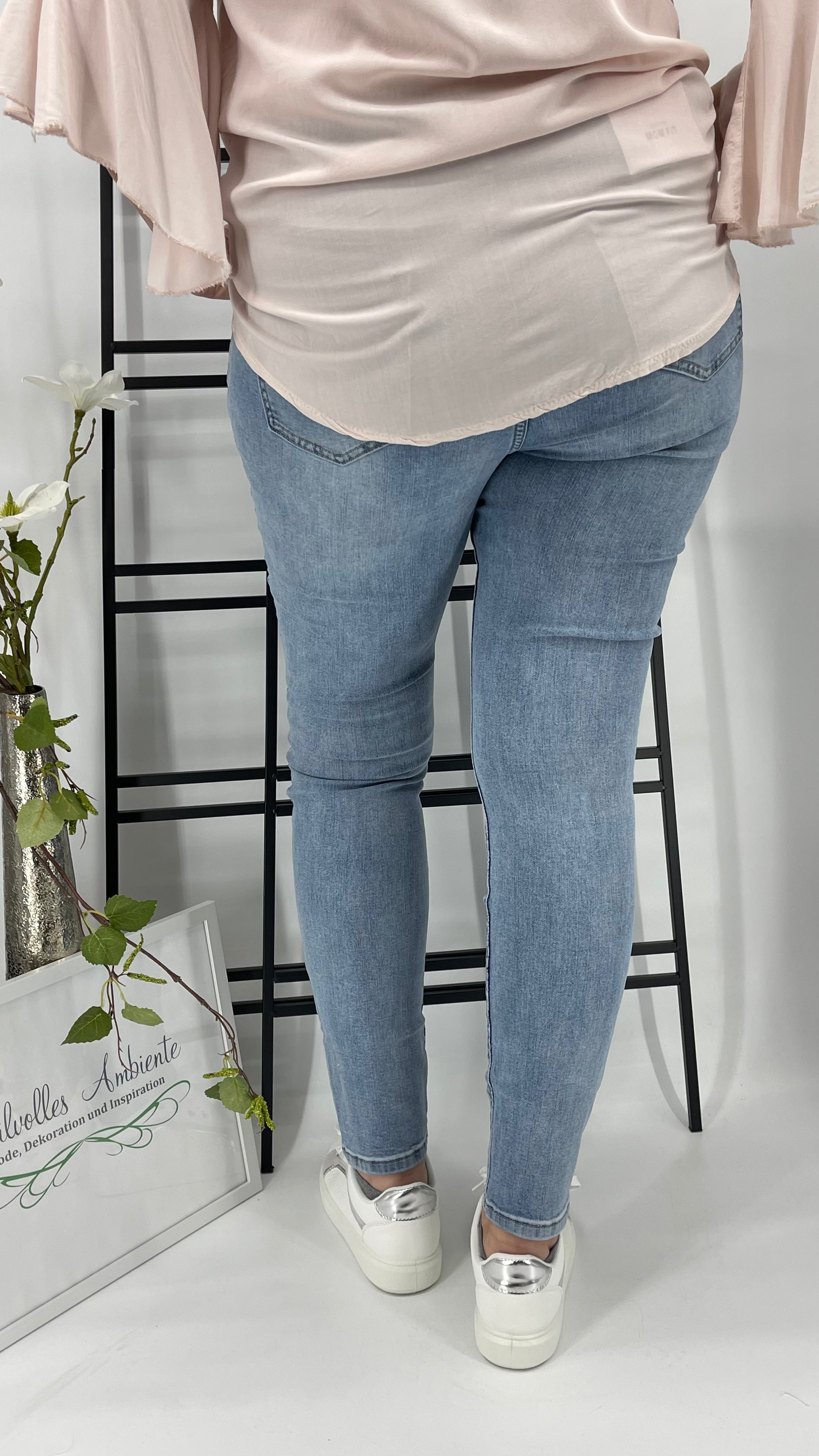 !!!!KEINE RETOURE MÖGLICH!!!!
Jeans Gr. 40 - 48
