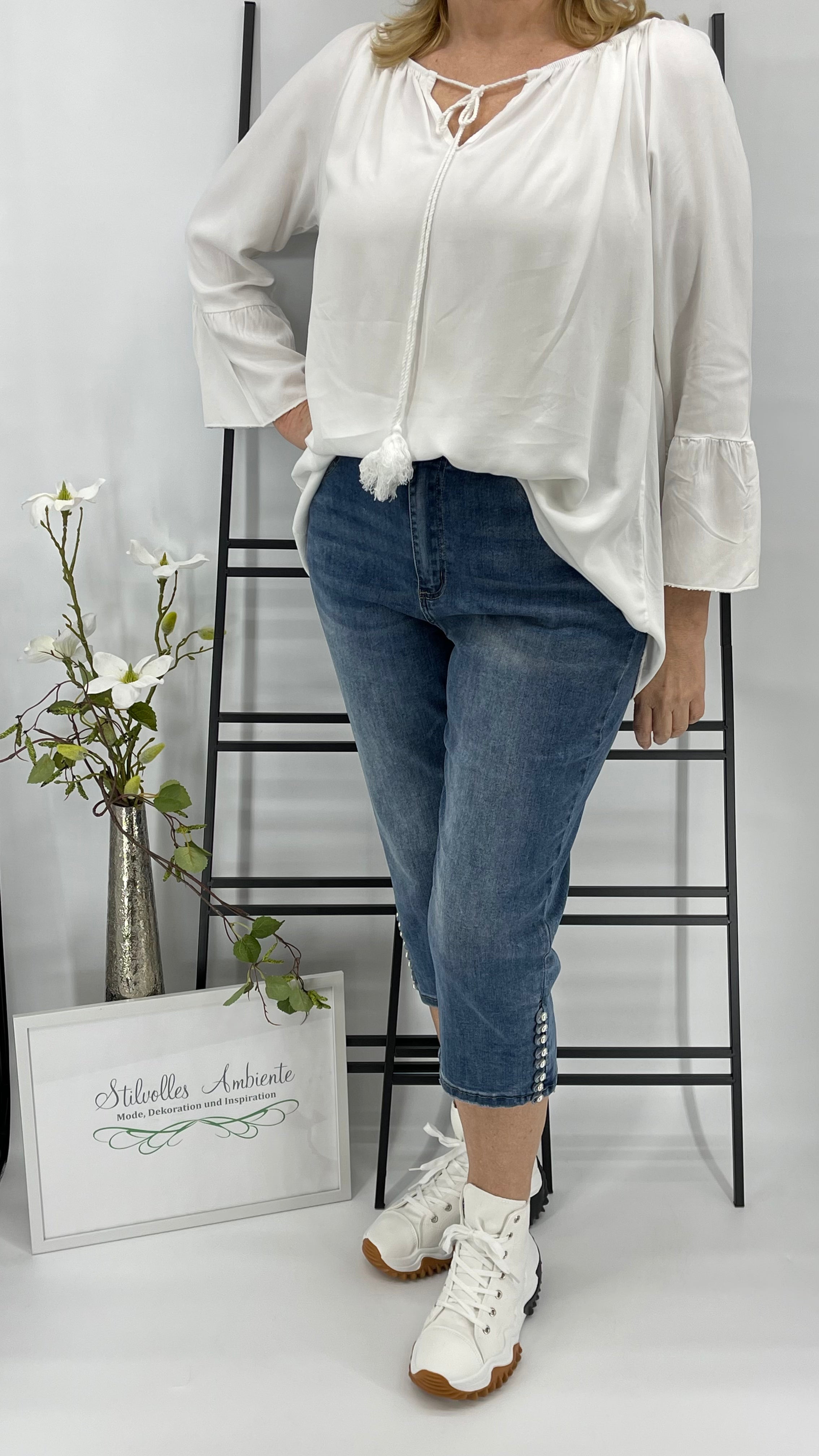 !!!!KEINE RETOURE MÖGLICH!!!!
3/4 Jeans mit Perlen Gr. 38 - 48