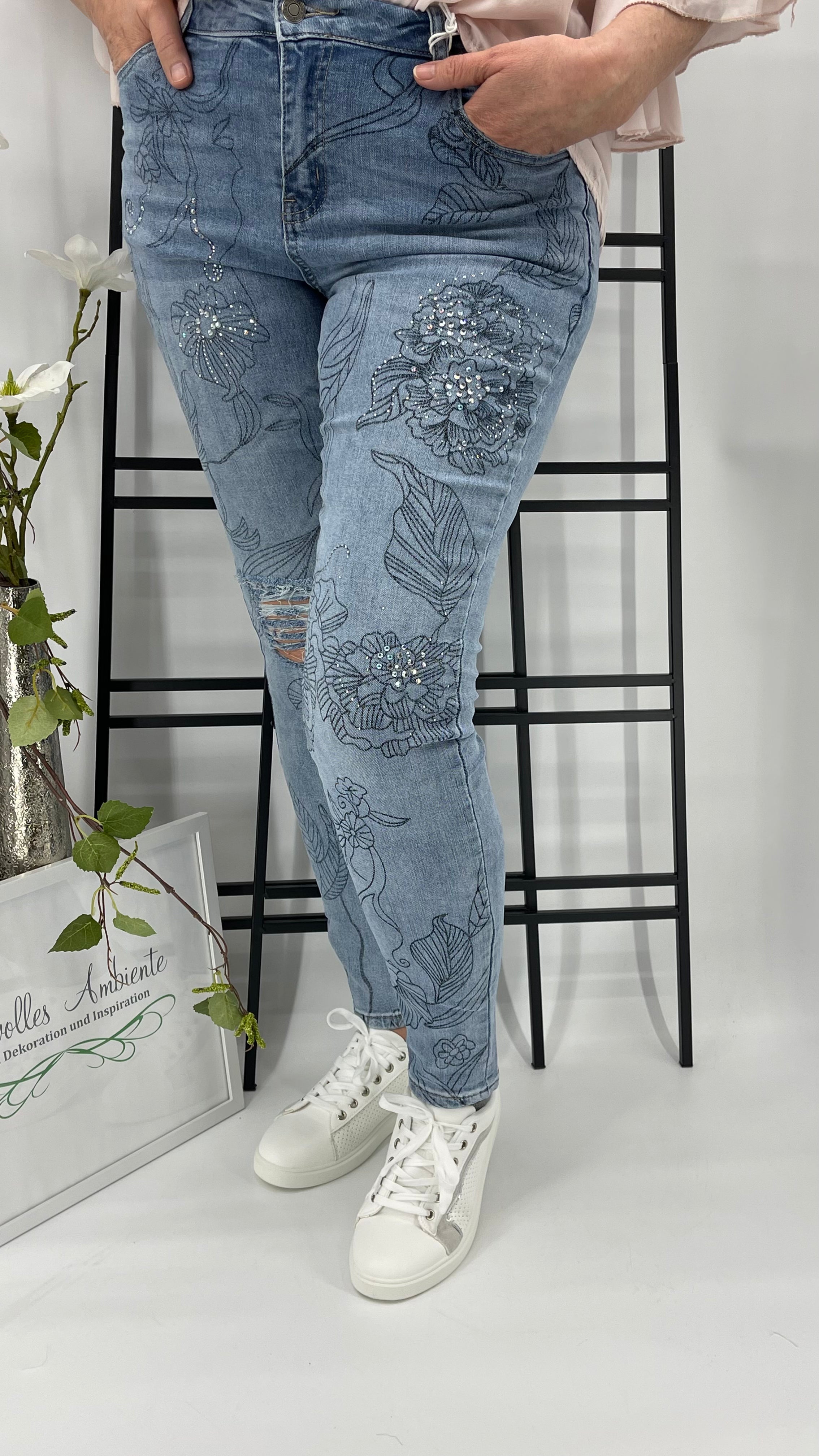 !!!!KEINE RETOURE MÖGLICH!!!!
Jeans Gr. 40 - 48