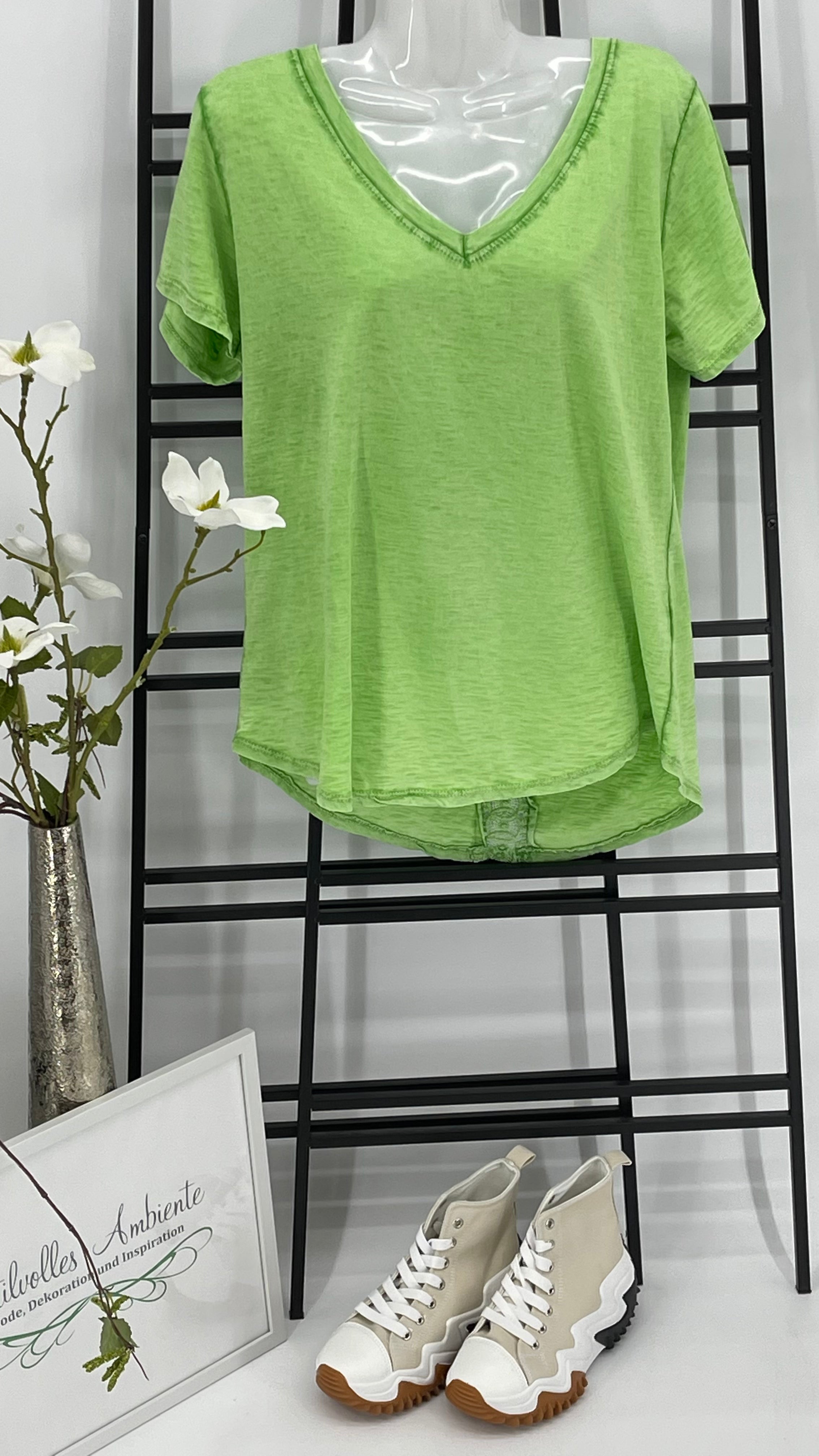 !!!!KEINE RETOURE MÖGLICH!!!!
T - Shirt mit Rückenspitze Einheitsgrösse Gr. 36 - 40/42 in 3 Farben