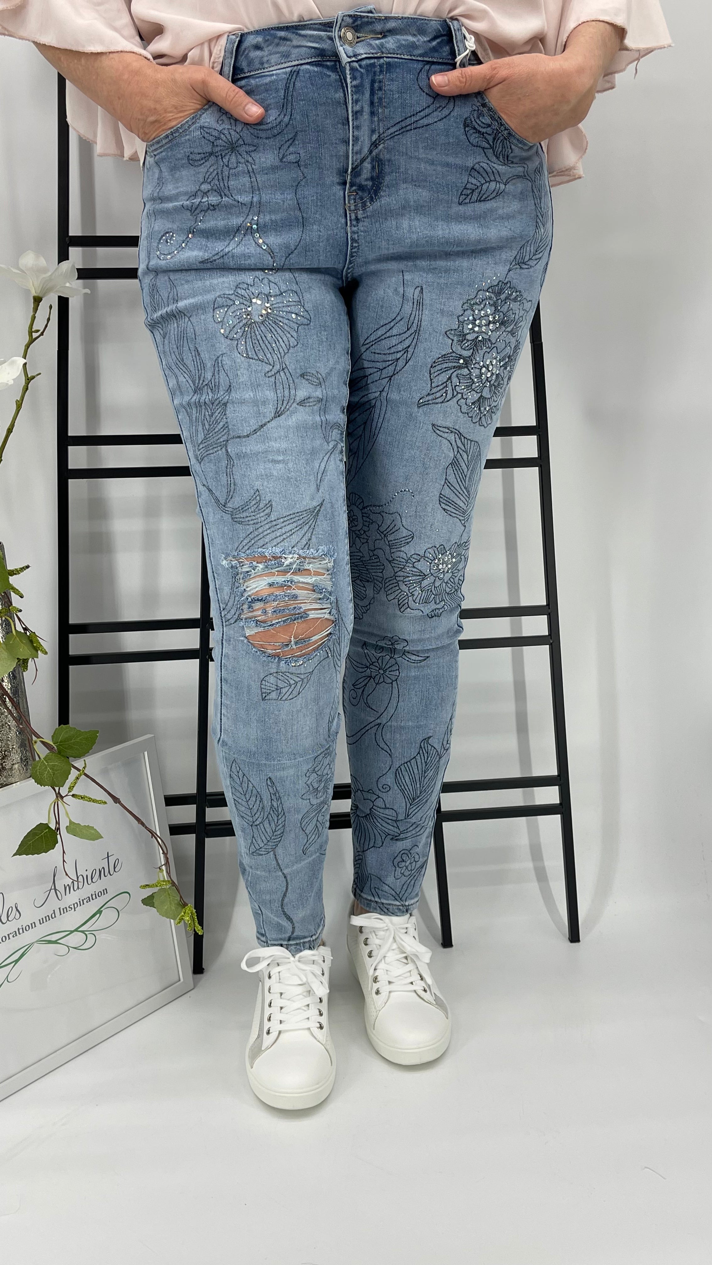 !!!!KEINE RETOURE MÖGLICH!!!!
Jeans Gr. 40 - 48