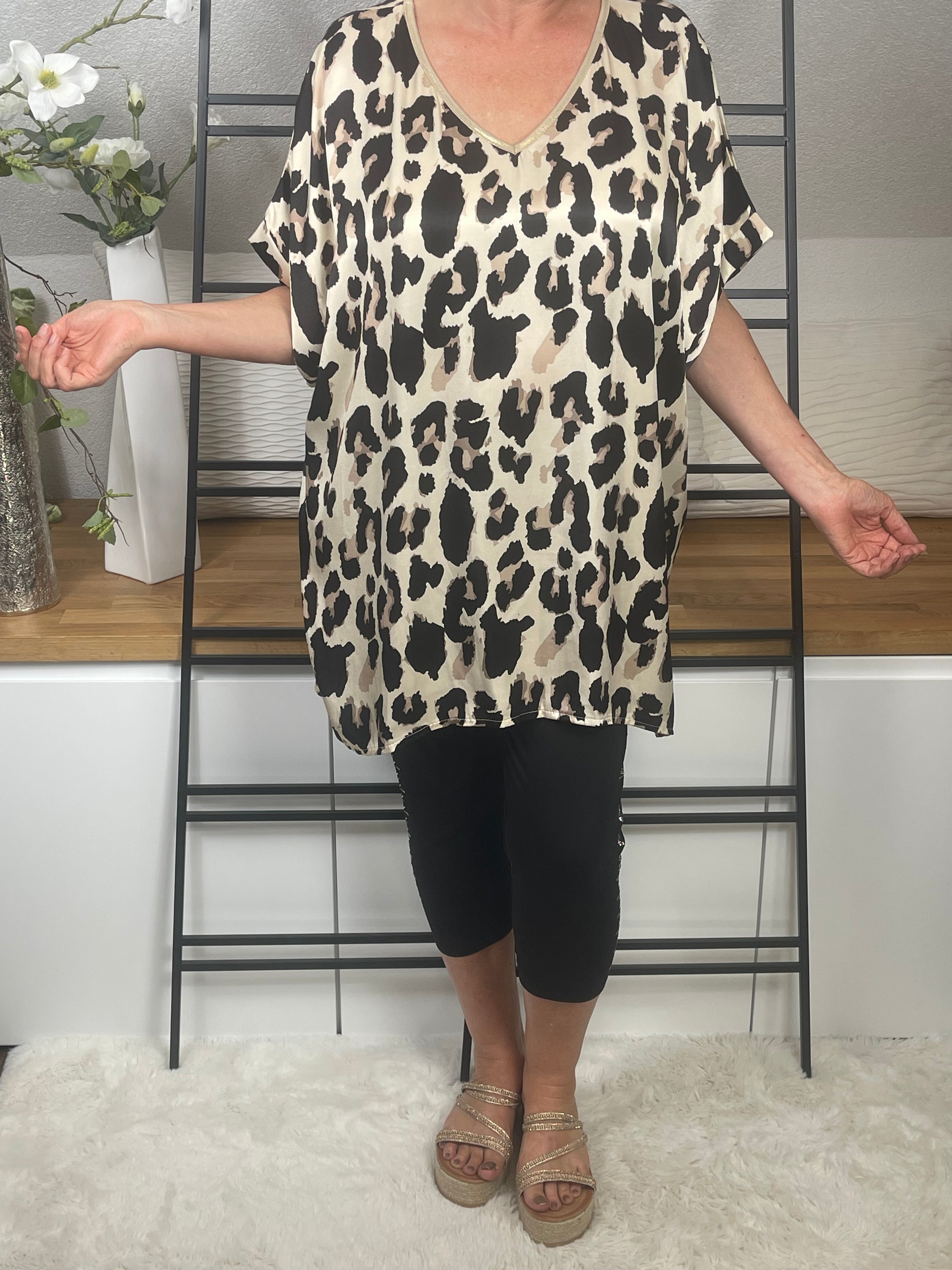 Hochwertiges Damen Blusen - Shirt mit „Animal Print“ Einheitsgrösse Gr. 44 - 50 in weiß - braun