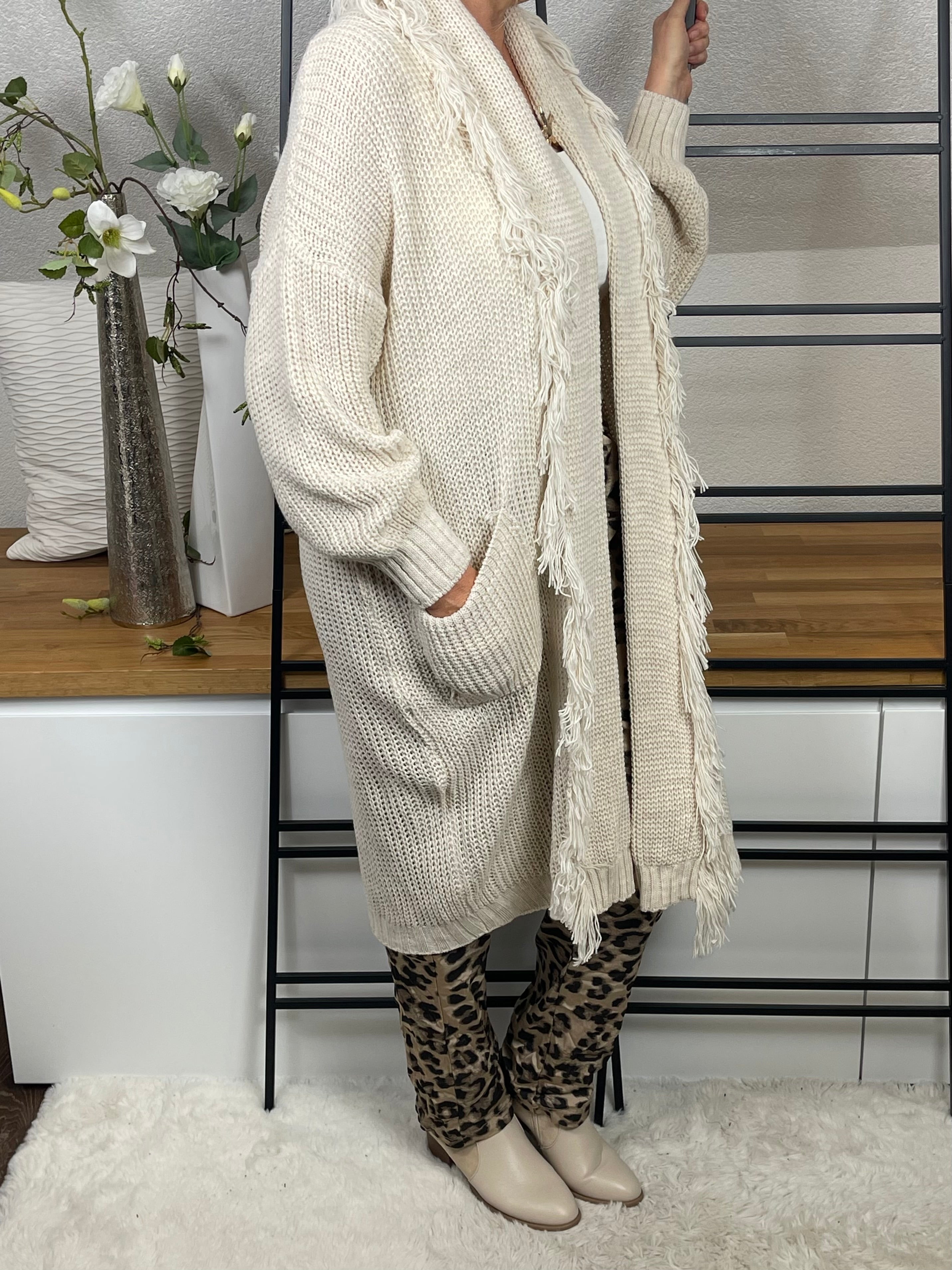 Damen Strickmantel mit Brosche Einheitsgrösse Gr. 38 - 48+ in 7 Farben