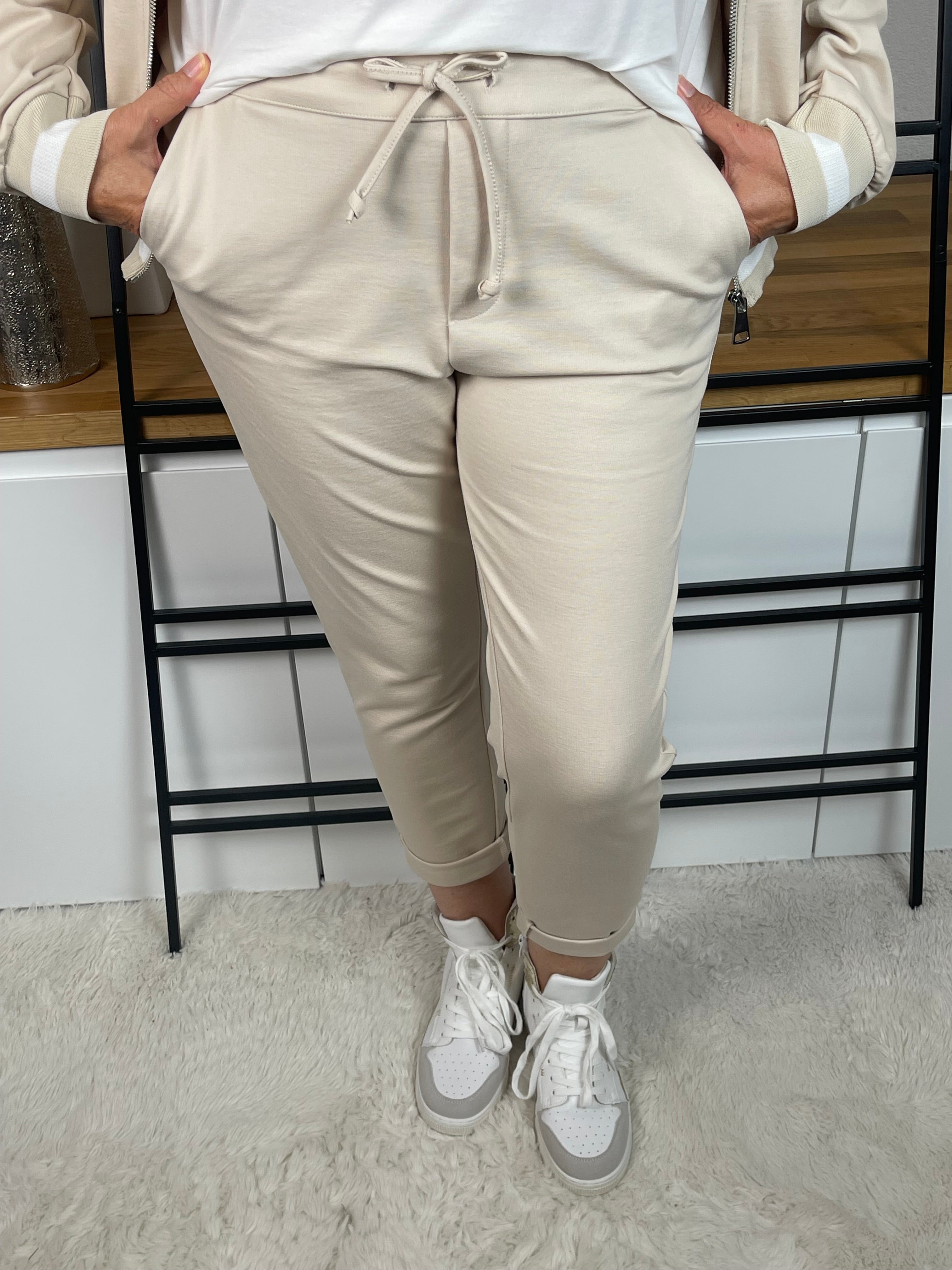 Damen - Jogpant - Hosenanzug „Tessa“ Grösse in hellbeige