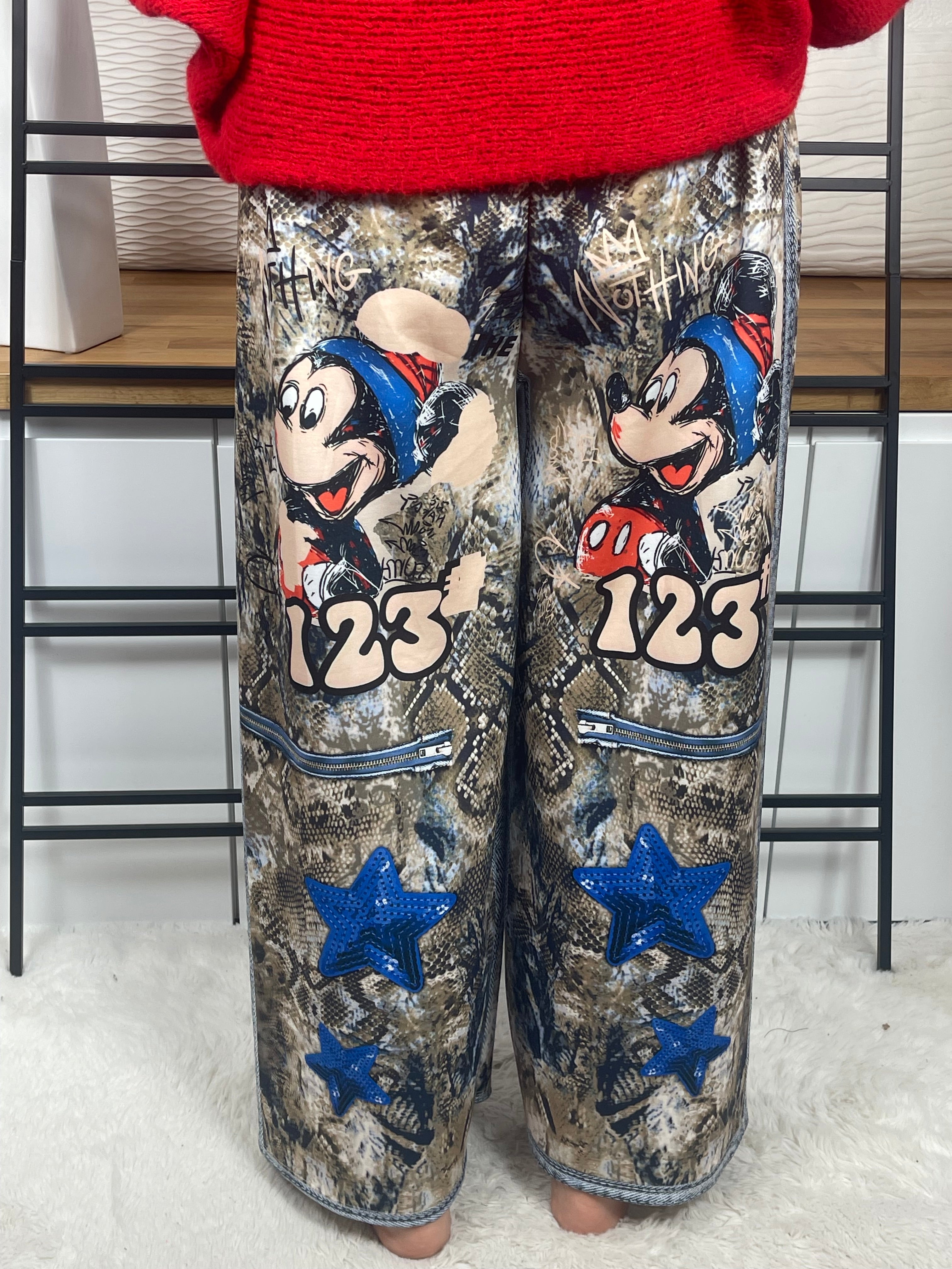 Elegante weite Damen - Jogpant „Mickey - Minney“ mit „3 D“ Effekt Einheitsgrösse Gr. 44 - 54 in 5 Varianten