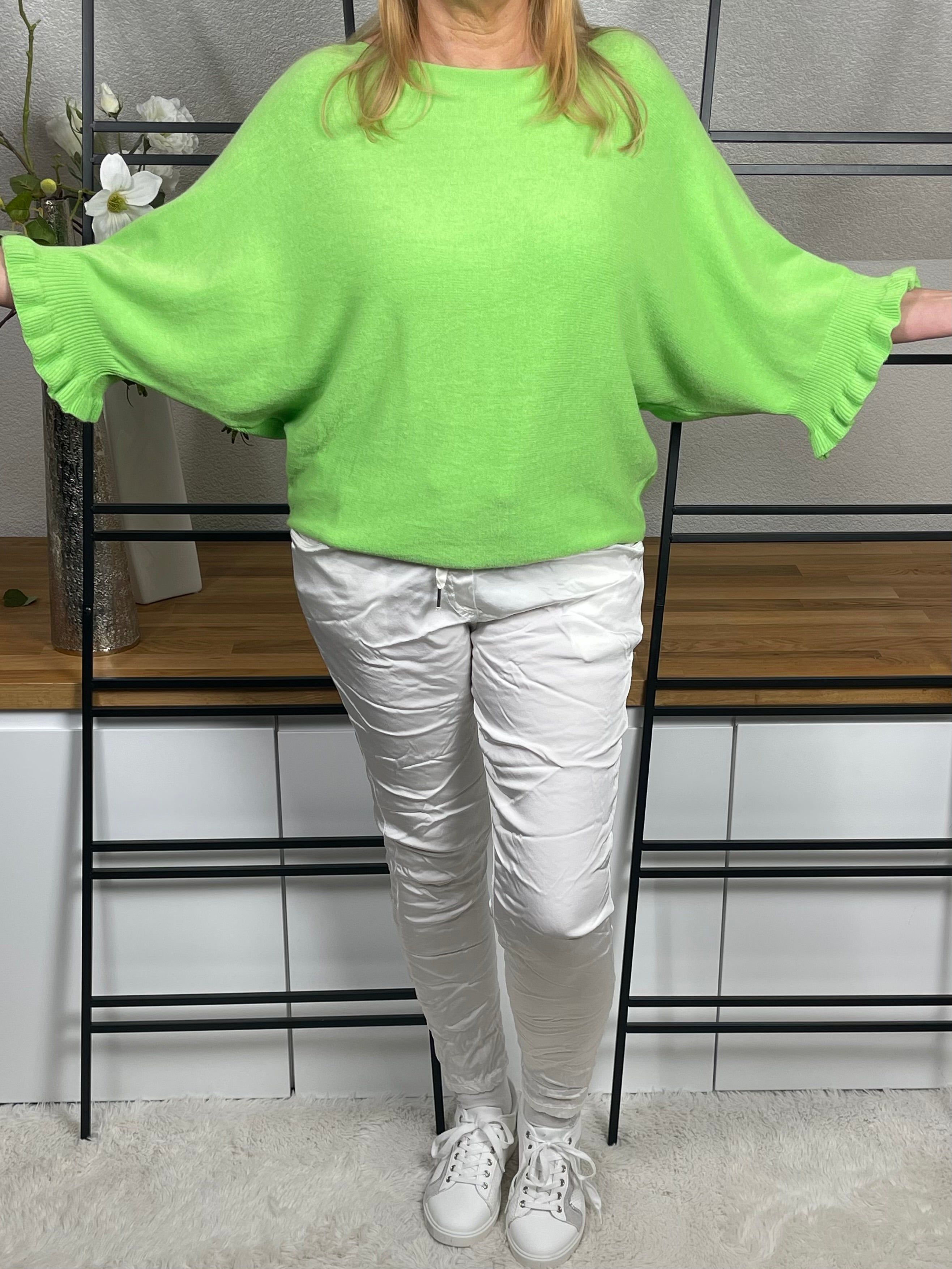 Damen - Feinstrick - Pullover mit Rüschen Einheitsgrösse Gr. 36 - 44 in 8 Farben