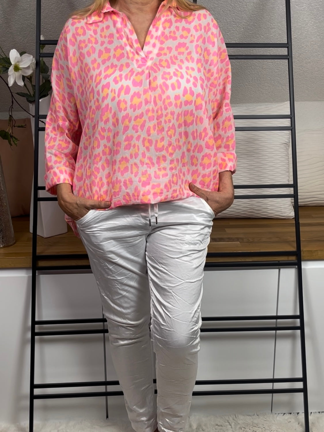 Damen - Bluse „Animallove“ Einheitsgrösse Gr. 38 - 46 in neonpink