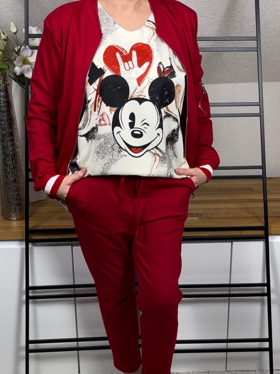 Damen - Blouson - Hosenanzug „Tessa“ in rot  mit weißen Streifen