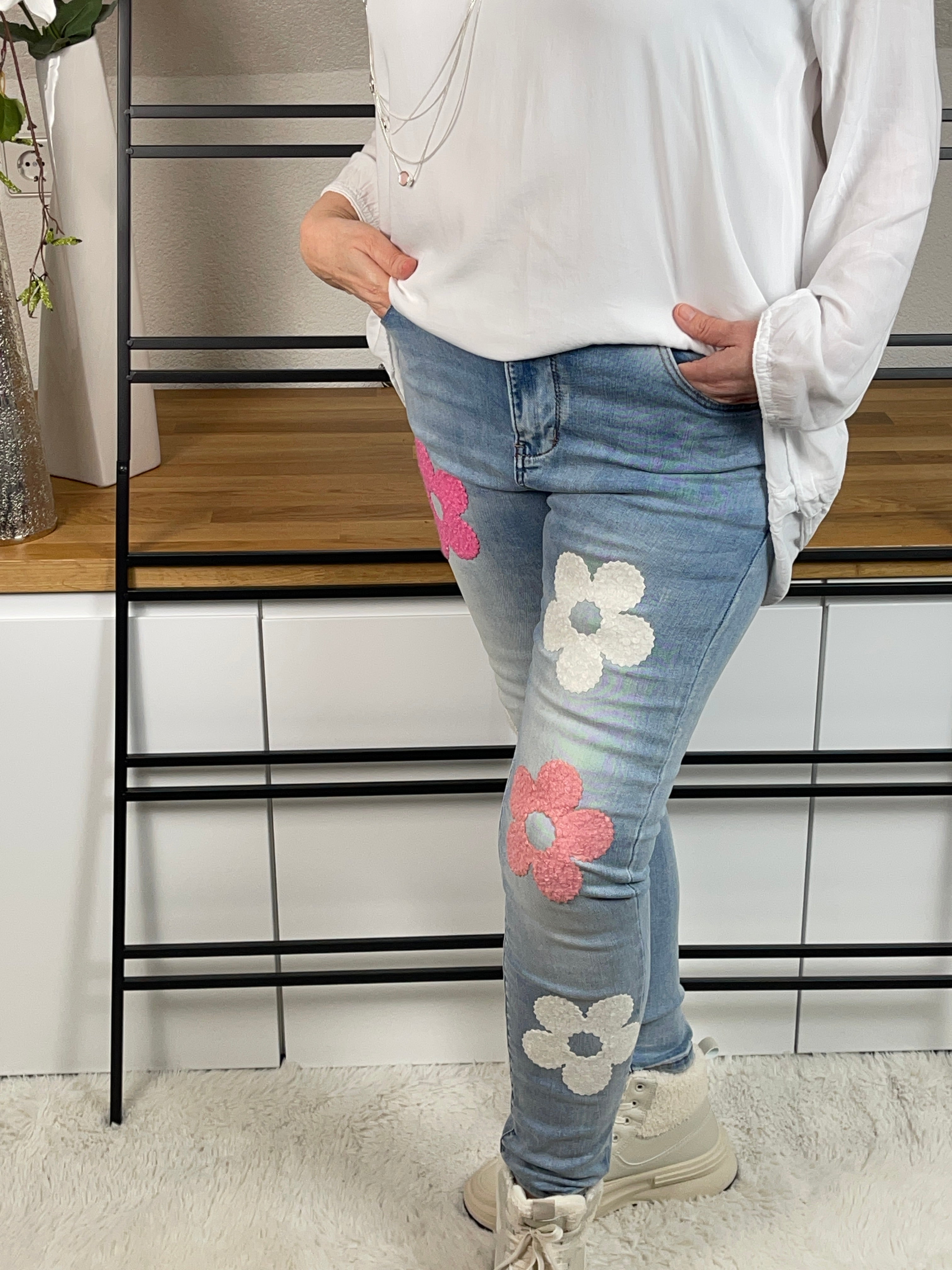 „Fällt groß aus“ Jeans „Blütezeit“ Gr. 38 - 48