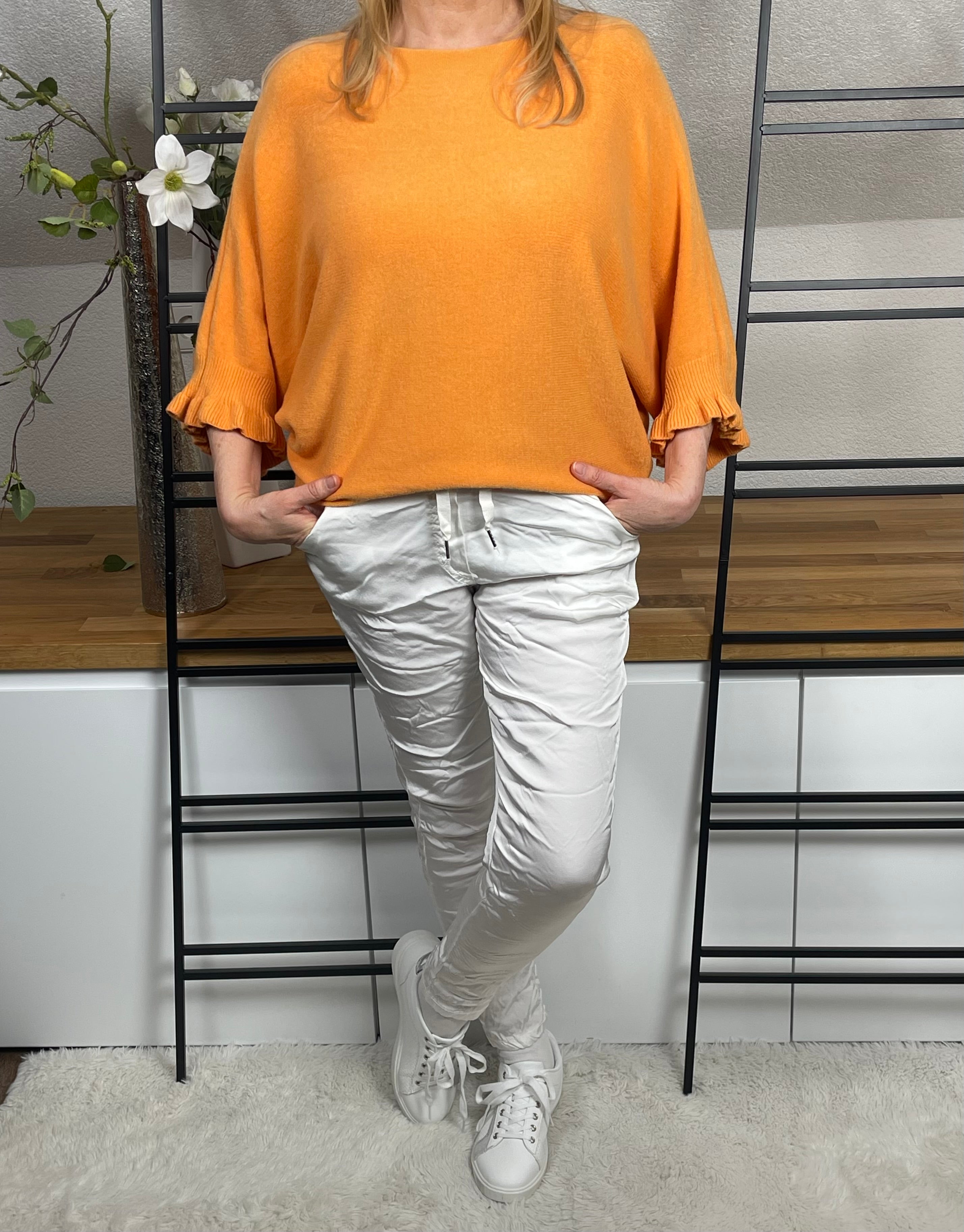 Damen - Feinstrick - Pullover mit Rüschen Einheitsgrösse Gr. 36 - 44 in 8 Farben