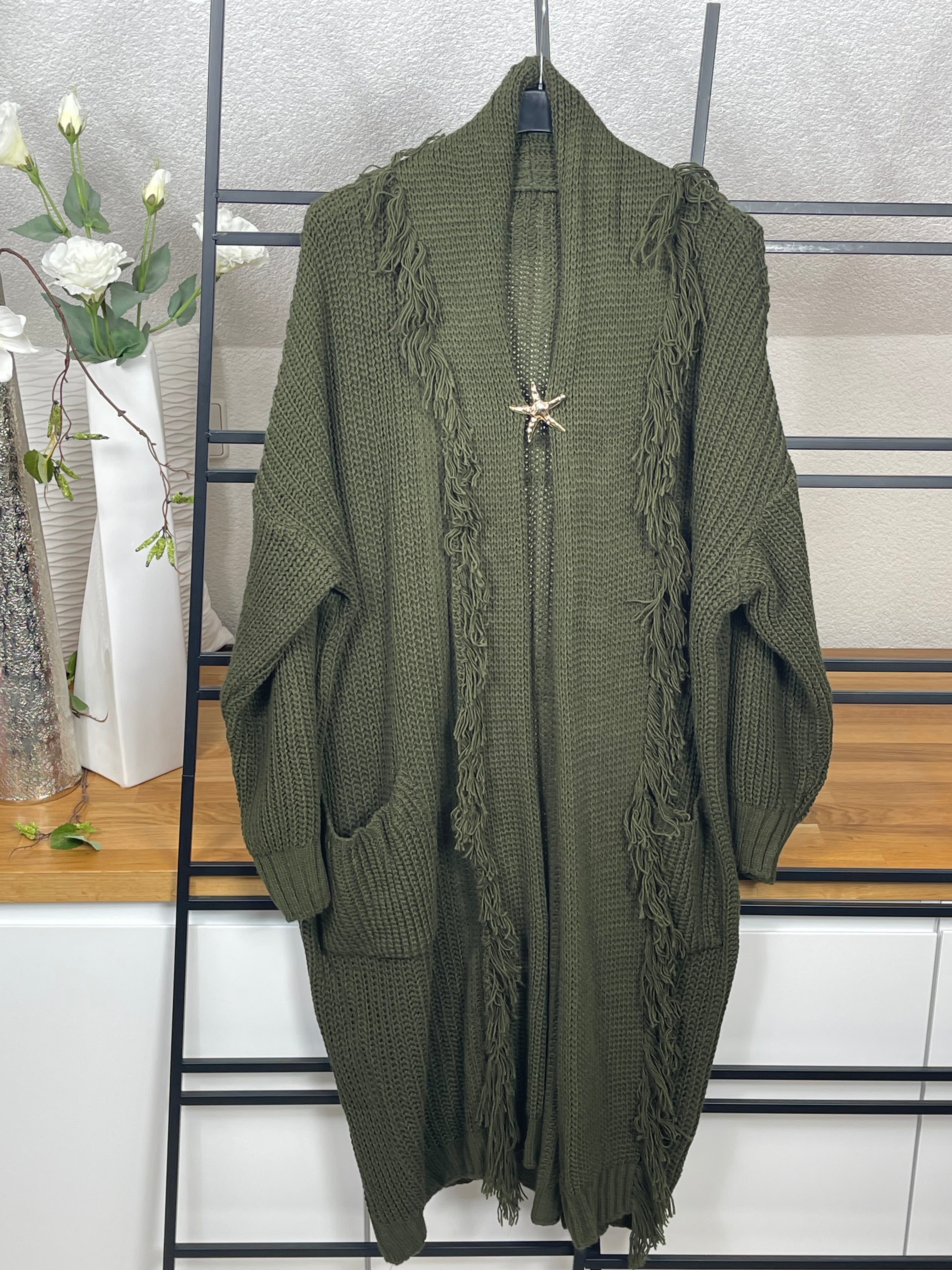 Damen Strickmantel mit Brosche Einheitsgrösse Gr. 38 - 48+ in 7 Farben