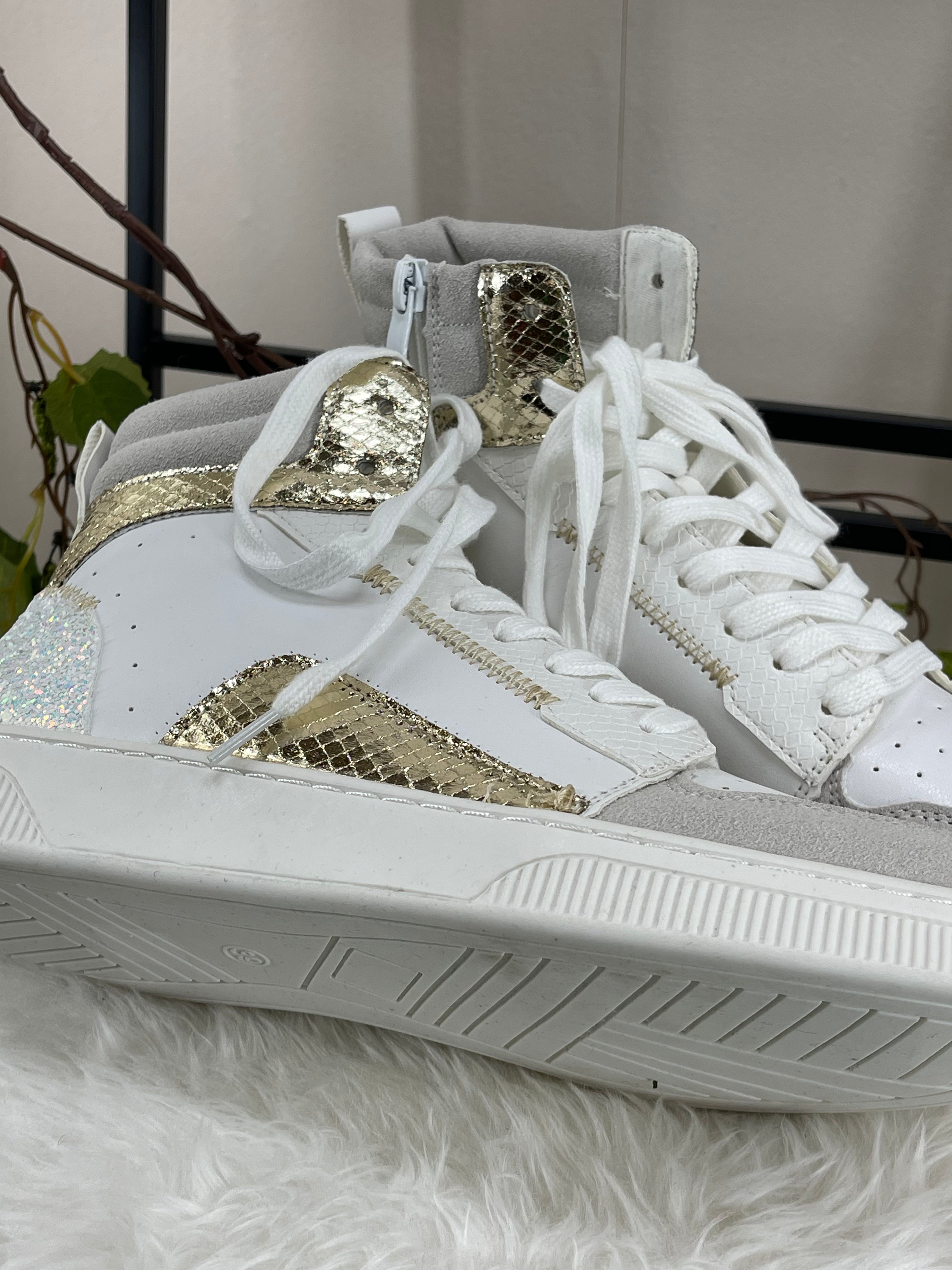 Sneaker „Goldfire“