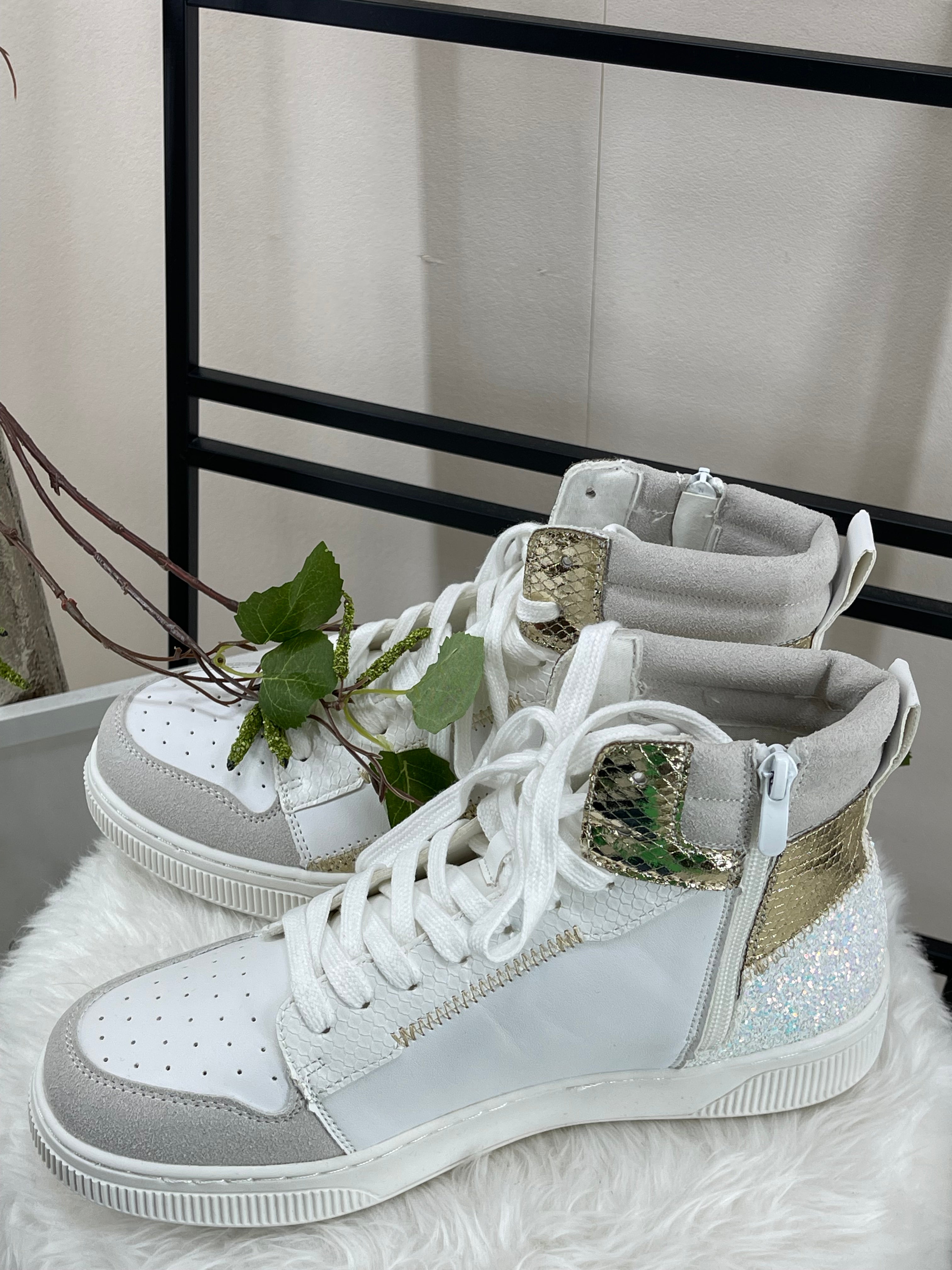 Sneaker „Goldfire“