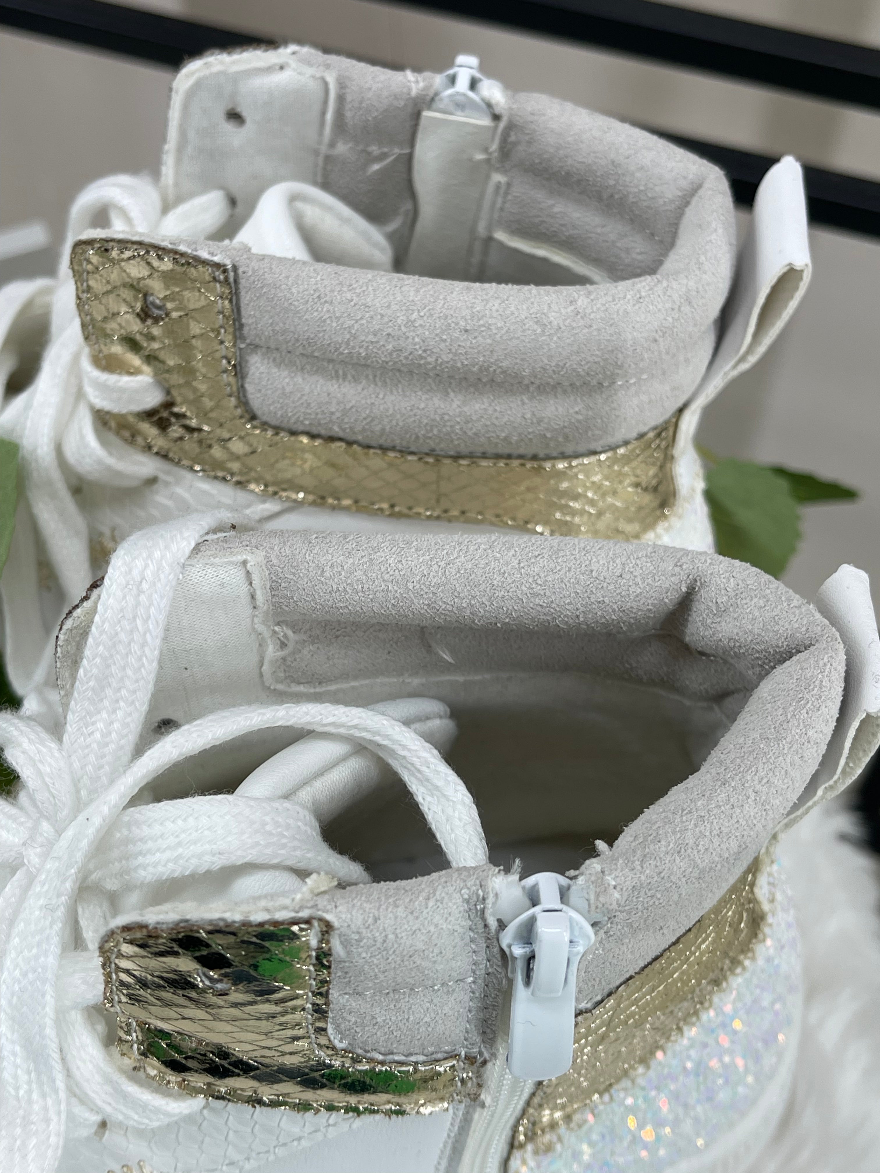 Sneaker „Goldfire“